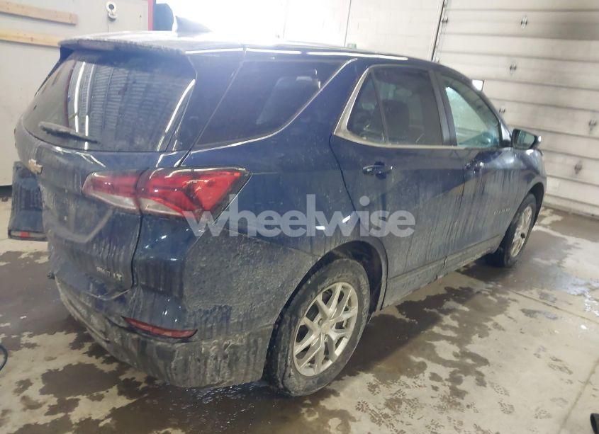 Photo 4 of 2022 Chevrolet Equinox AWD LT (VIN 3GNAXUEV1NL102243)