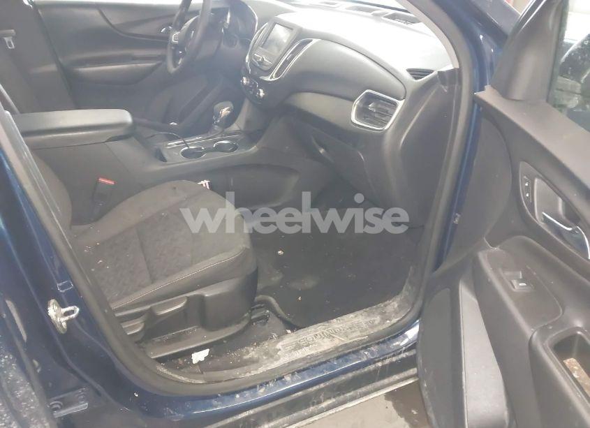 Photo 5 of 2022 Chevrolet Equinox AWD LT (VIN 3GNAXUEV1NL102243)