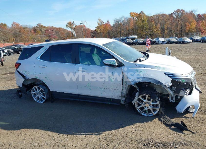 Photo 13 of 2022 Chevrolet Equinox AWD LT (VIN 3GNAXUEV1NL241594)