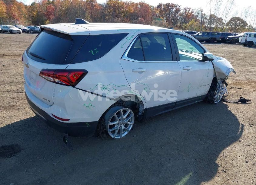 Photo 4 of 2022 Chevrolet Equinox AWD LT (VIN 3GNAXUEV1NL241594)