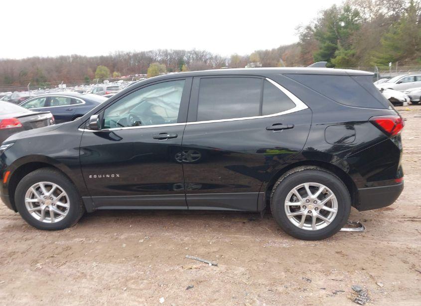 Photo 14 of 2022 Chevrolet Equinox AWD LT (VIN 3GNAXUEV1NL243295)