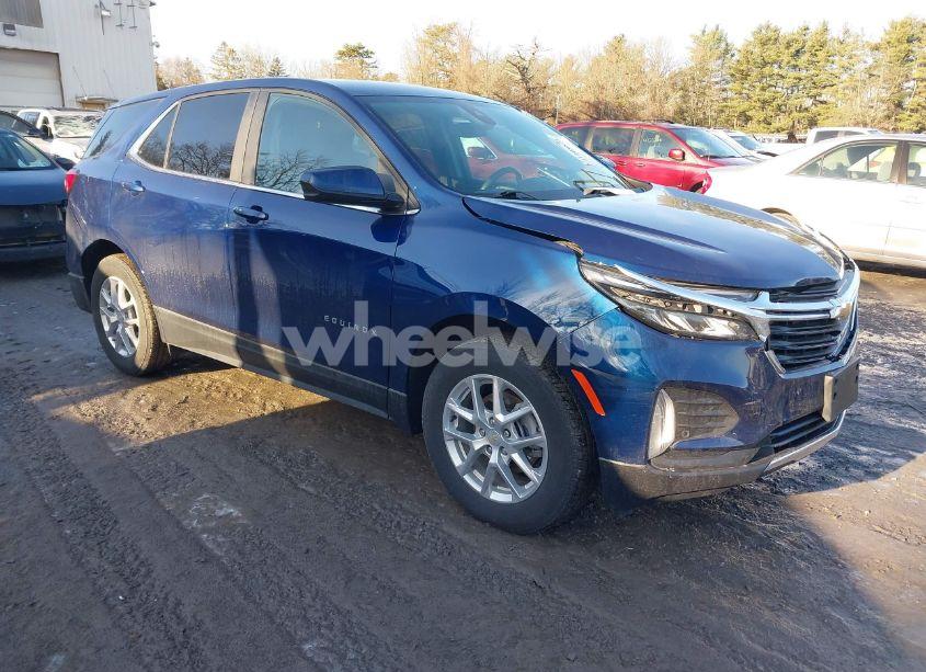 2022 Chevrolet Equinox LT (VIN 3GNAXUEV1NL299771) main photo