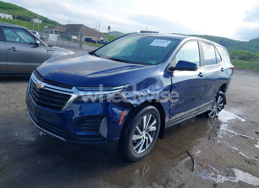 Photo 2 of 2022 Chevrolet Equinox AWD LT (VIN 3GNAXUEV1NL313538)