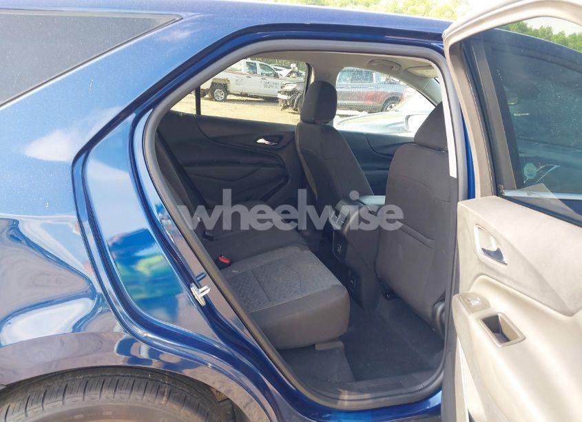 Photo 8 of 2022 Chevrolet Equinox AWD LT (VIN 3GNAXUEV1NL313538)