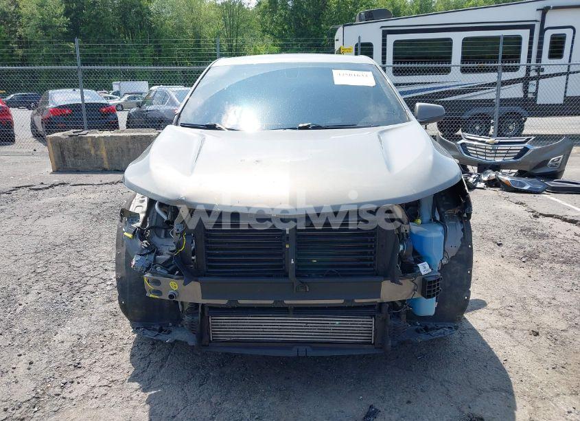 Photo 13 of 2019 Chevrolet Equinox LT (VIN 3GNAXUEV2KS519968)