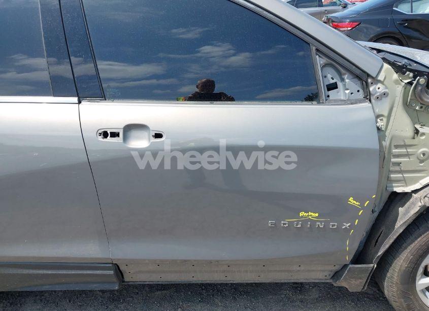 Photo 19 of 2019 Chevrolet Equinox LT (VIN 3GNAXUEV2KS519968)