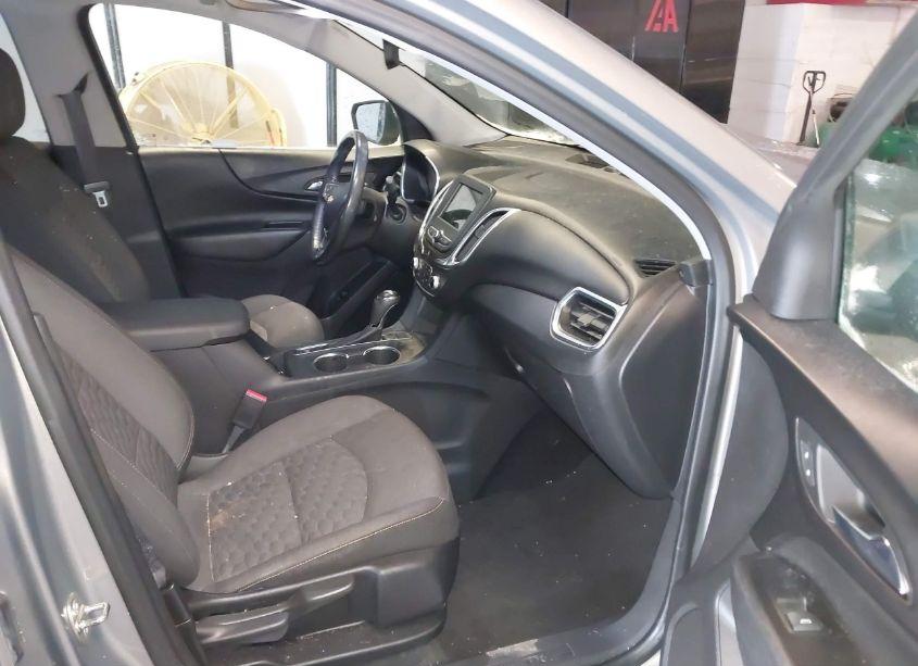 Photo 5 of 2019 Chevrolet Equinox LT (VIN 3GNAXUEV2KS545373)