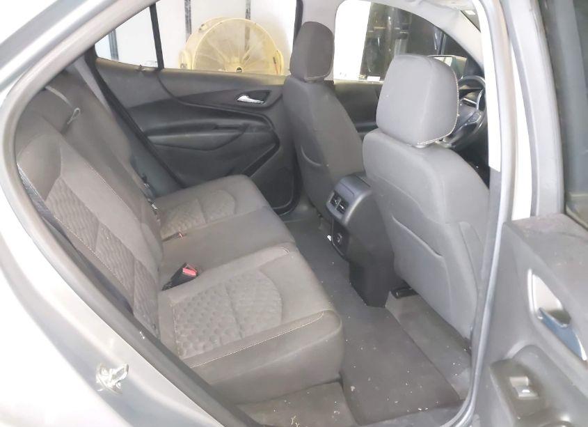 Photo 8 of 2019 Chevrolet Equinox LT (VIN 3GNAXUEV2KS545373)