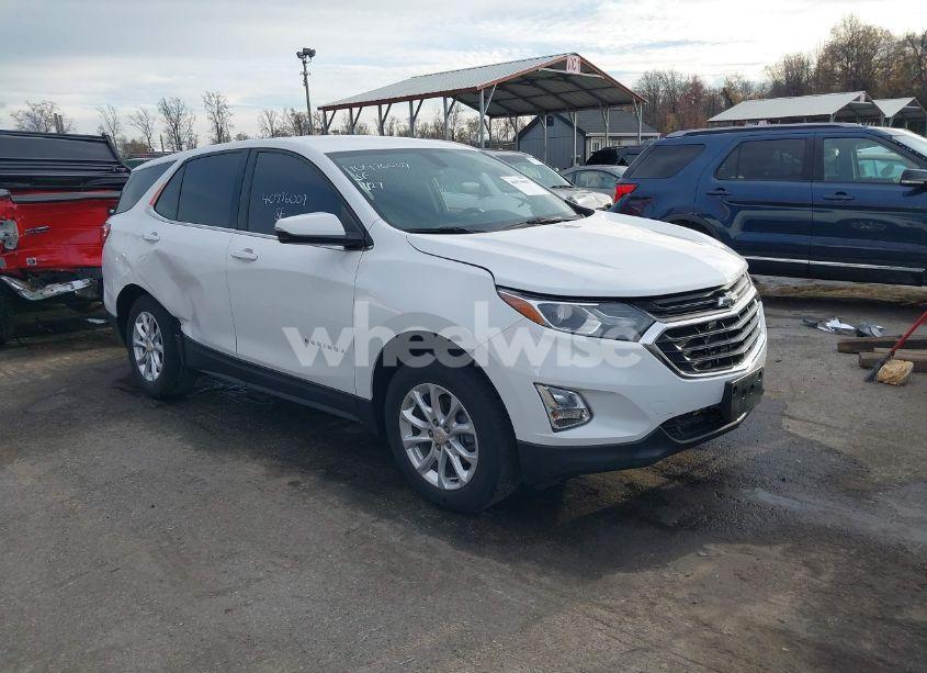 2019 Chevrolet Equinox LT (VIN 3GNAXUEV2KS561220) main photo
