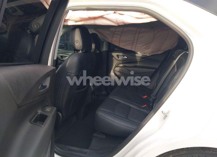 Photo 8 of 2019 Chevrolet Equinox LT (VIN 3GNAXUEV2KS561220)