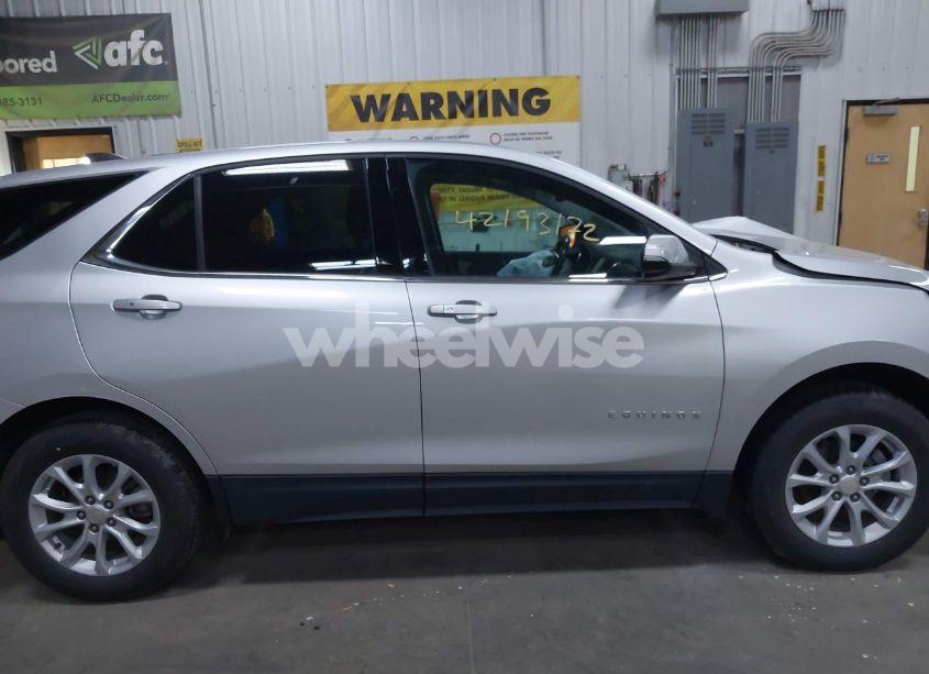 Photo 13 of 2019 Chevrolet Equinox LT (VIN 3GNAXUEV2KS575604)