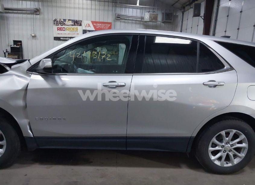 Photo 14 of 2019 Chevrolet Equinox LT (VIN 3GNAXUEV2KS575604)