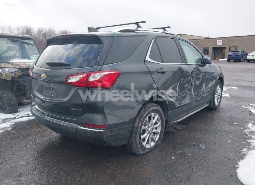 Photo 4 of 2021 Chevrolet Equinox AWD LT (VIN 3GNAXUEV2ML379837)