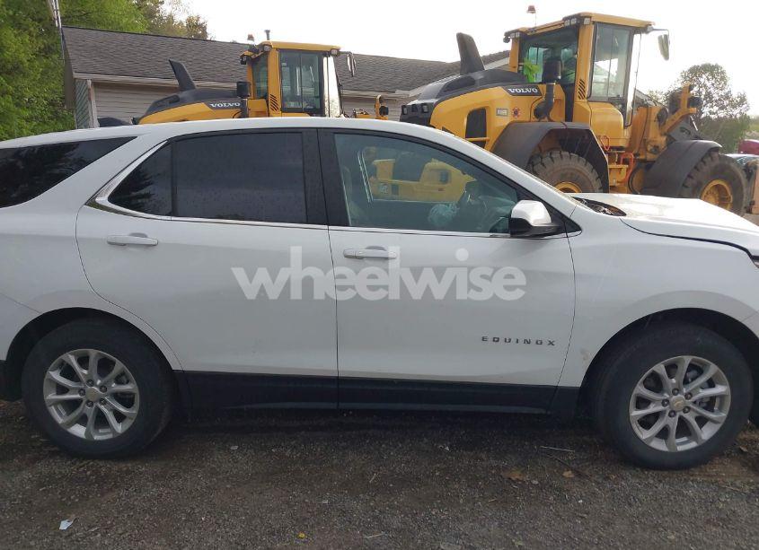 Photo 13 of 2021 Chevrolet Equinox AWD LT (VIN 3GNAXUEV2MS118777)