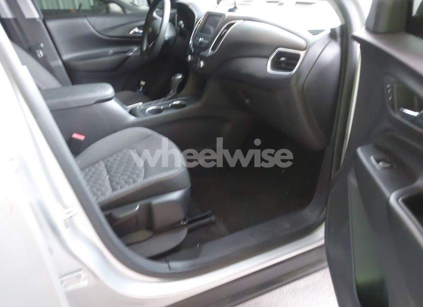 Photo 5 of 2021 Chevrolet Equinox AWD LT (VIN 3GNAXUEV2MS132372)