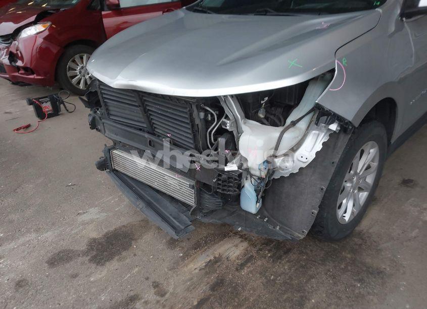 Photo 6 of 2021 Chevrolet Equinox AWD LT (VIN 3GNAXUEV2MS132372)