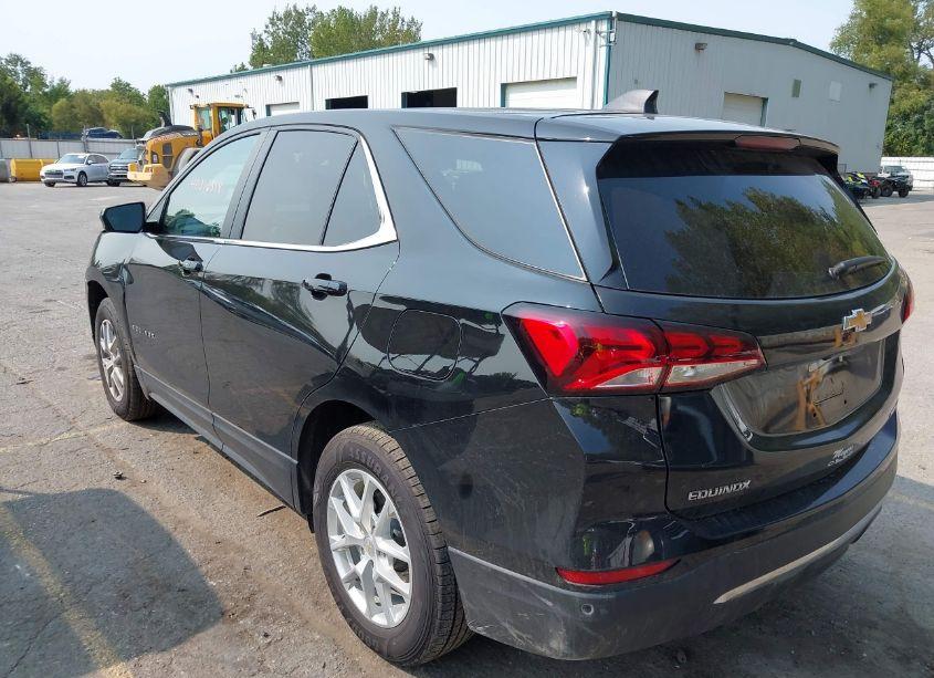 Photo 3 of 2022 Chevrolet Equinox AWD LT (VIN 3GNAXUEV2NL128107)