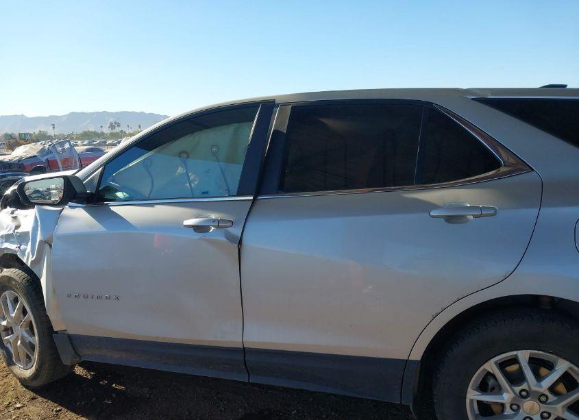 Photo 14 of 2022 Chevrolet Equinox AWD LT (VIN 3GNAXUEV2NL173791)