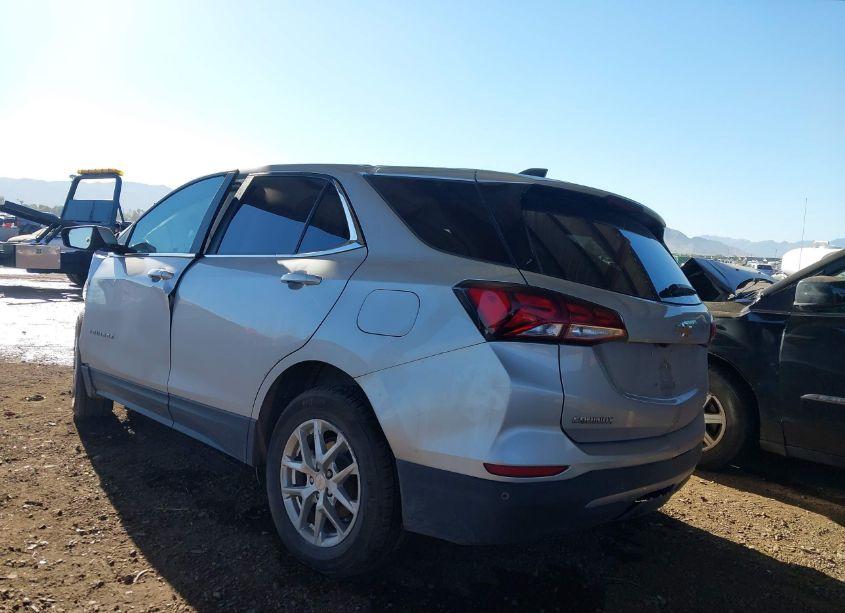 Photo 3 of 2022 Chevrolet Equinox AWD LT (VIN 3GNAXUEV2NL173791)