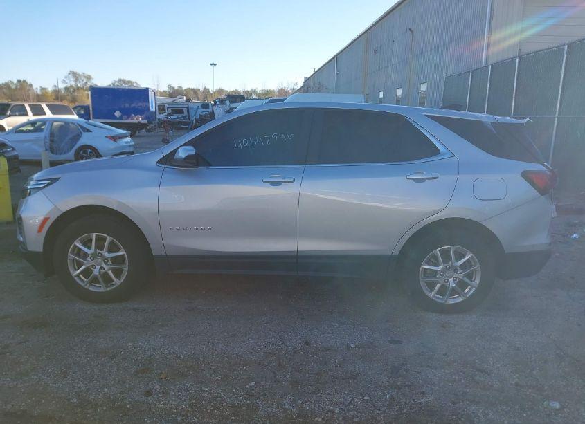 Photo 14 of 2022 Chevrolet Equinox AWD LT (VIN 3GNAXUEV2NL190803)
