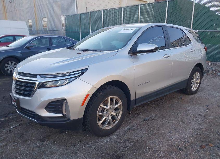 Photo 2 of 2022 Chevrolet Equinox AWD LT (VIN 3GNAXUEV2NL190803)