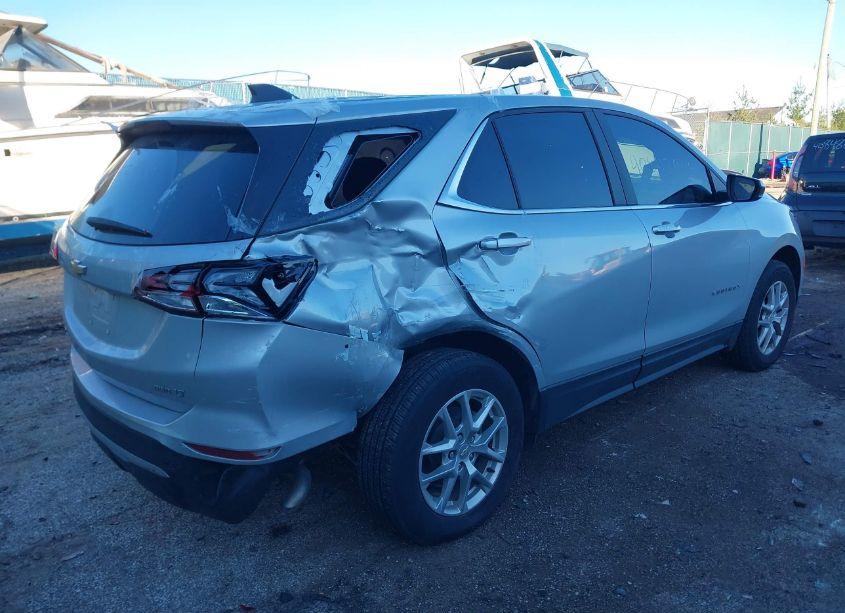 Photo 4 of 2022 Chevrolet Equinox AWD LT (VIN 3GNAXUEV2NL190803)