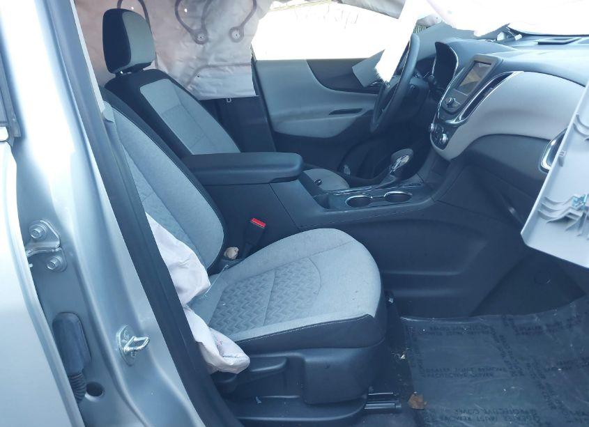 Photo 5 of 2022 Chevrolet Equinox AWD LT (VIN 3GNAXUEV2NL190803)