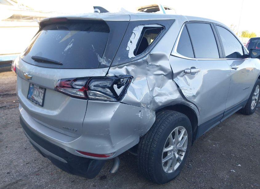 Photo 6 of 2022 Chevrolet Equinox AWD LT (VIN 3GNAXUEV2NL190803)