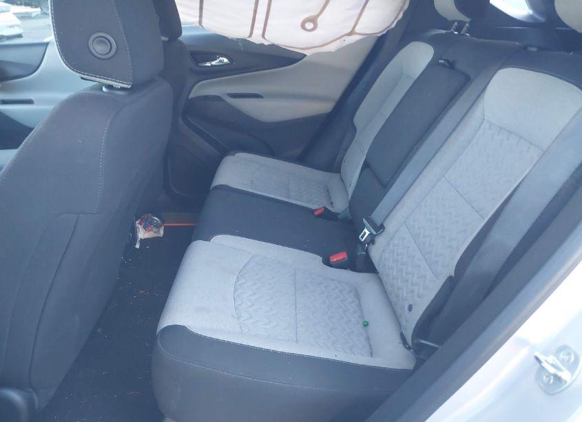 Photo 8 of 2022 Chevrolet Equinox AWD LT (VIN 3GNAXUEV2NL190803)