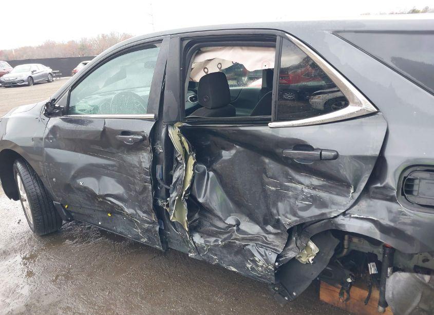 Photo 15 of 2022 Chevrolet Equinox AWD LT (VIN 3GNAXUEV2NS222638)