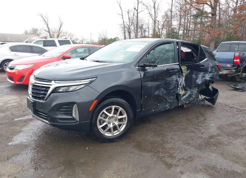 Photo 2 of 2022 Chevrolet Equinox AWD LT (VIN 3GNAXUEV2NS222638)