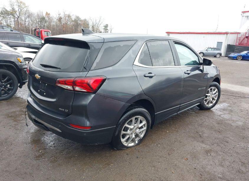 Photo 4 of 2022 Chevrolet Equinox AWD LT (VIN 3GNAXUEV2NS222638)