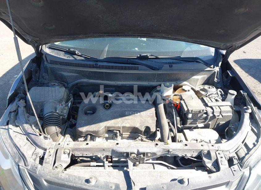 Photo 10 of 2019 Chevrolet Equinox LT (VIN 3GNAXUEV3KL105530)