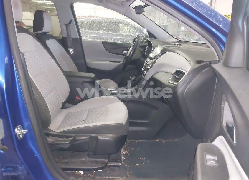 Photo 5 of 2019 Chevrolet Equinox LT (VIN 3GNAXUEV3KS529778)