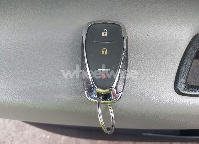 Photo 11 of 2021 Chevrolet Equinox AWD LT (VIN 3GNAXUEV3MS133823)