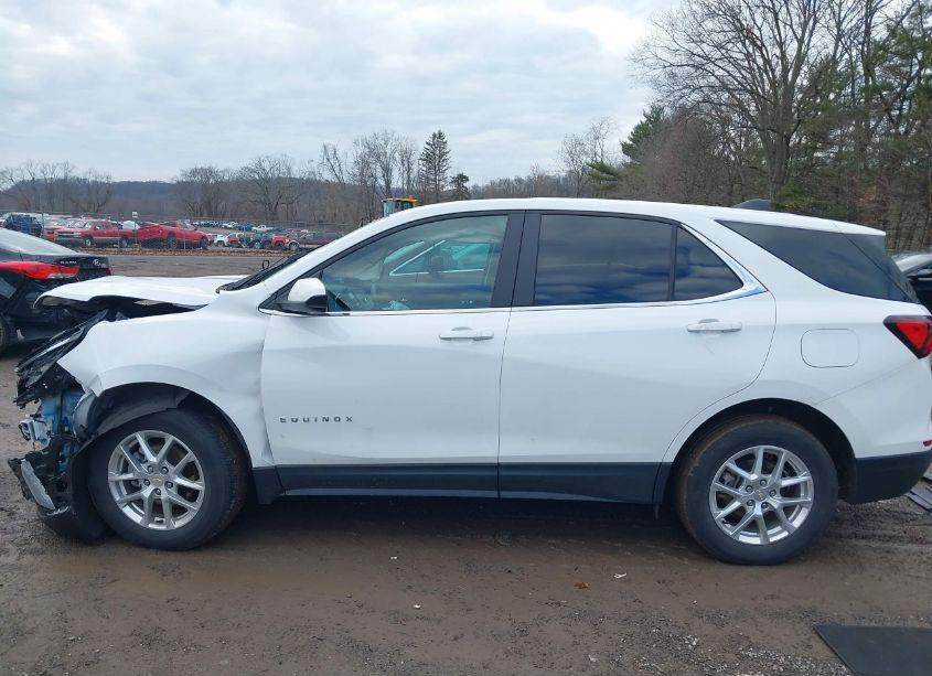Photo 15 of 2022 Chevrolet Equinox AWD LT (VIN 3GNAXUEV3NL155607)