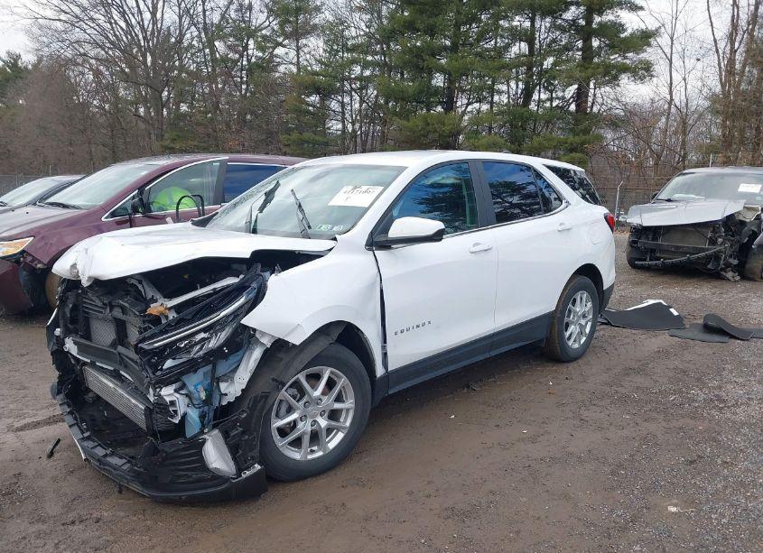 Photo 2 of 2022 Chevrolet Equinox AWD LT (VIN 3GNAXUEV3NL155607)