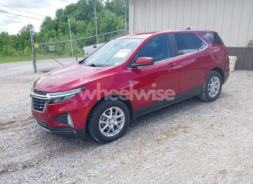 Photo 2 of 2022 Chevrolet Equinox AWD LT (VIN 3GNAXUEV3NL161794)