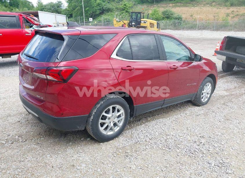 Photo 4 of 2022 Chevrolet Equinox AWD LT (VIN 3GNAXUEV3NL161794)