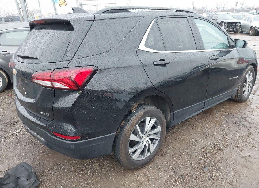 Photo 4 of 2022 Chevrolet Equinox AWD LT (VIN 3GNAXUEV3NL267646)