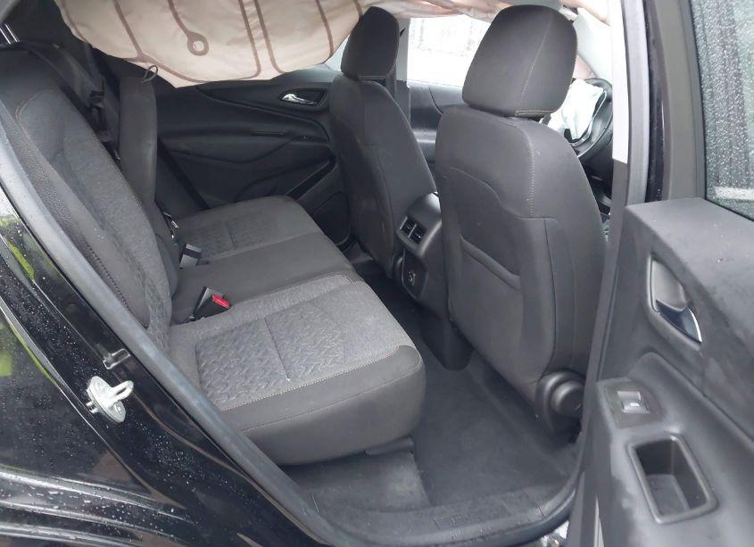 Photo 8 of 2022 Chevrolet Equinox AWD LT (VIN 3GNAXUEV3NL267646)
