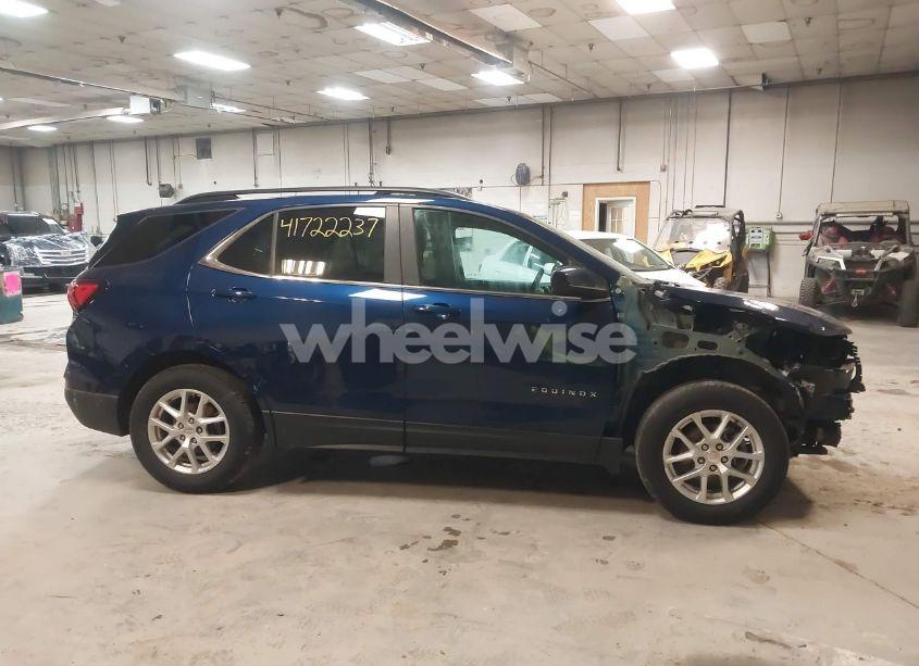 Photo 13 of 2022 Chevrolet Equinox AWD LT (VIN 3GNAXUEV3NL271616)