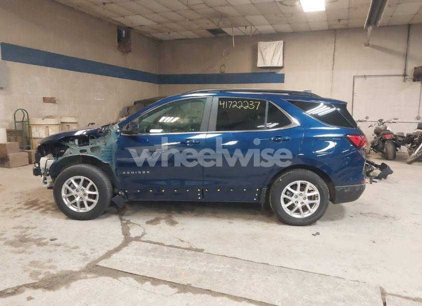Photo 14 of 2022 Chevrolet Equinox AWD LT (VIN 3GNAXUEV3NL271616)