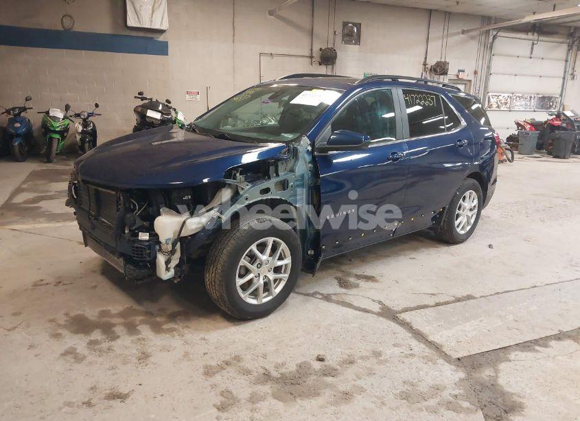 Photo 2 of 2022 Chevrolet Equinox AWD LT (VIN 3GNAXUEV3NL271616)