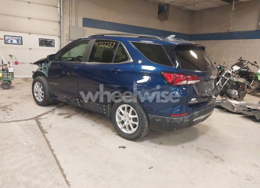 Photo 3 of 2022 Chevrolet Equinox AWD LT (VIN 3GNAXUEV3NL271616)