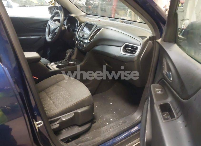 Photo 5 of 2022 Chevrolet Equinox AWD LT (VIN 3GNAXUEV3NL271616)