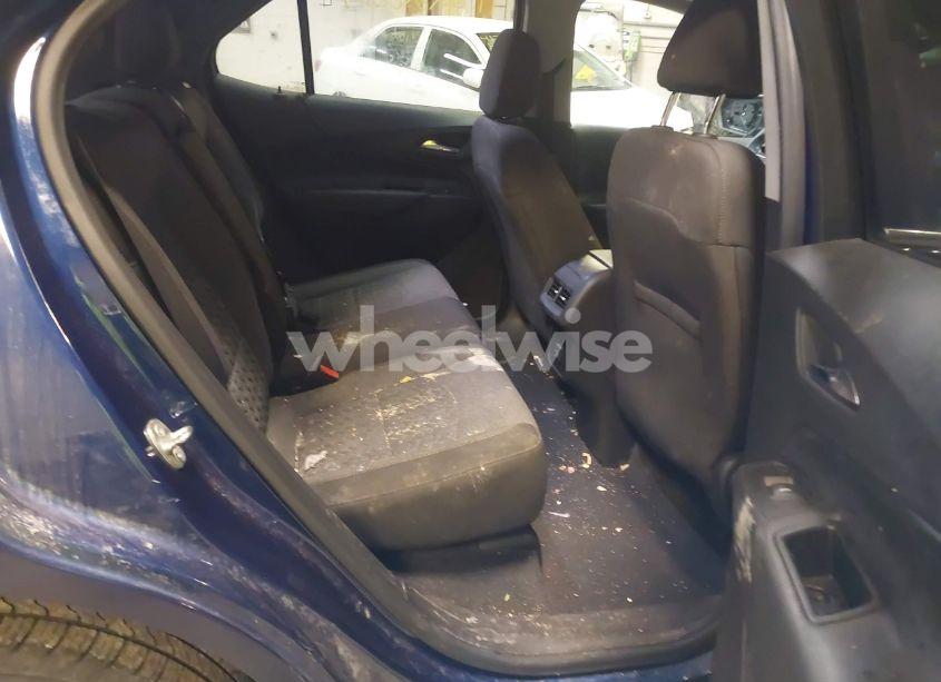 Photo 8 of 2022 Chevrolet Equinox AWD LT (VIN 3GNAXUEV3NL271616)