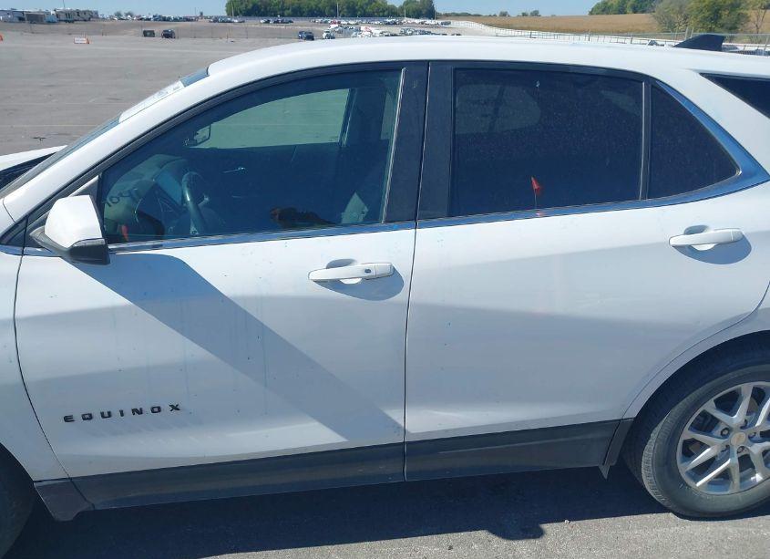 Photo 14 of 2022 Chevrolet Equinox AWD LT (VIN 3GNAXUEV3NL292966)