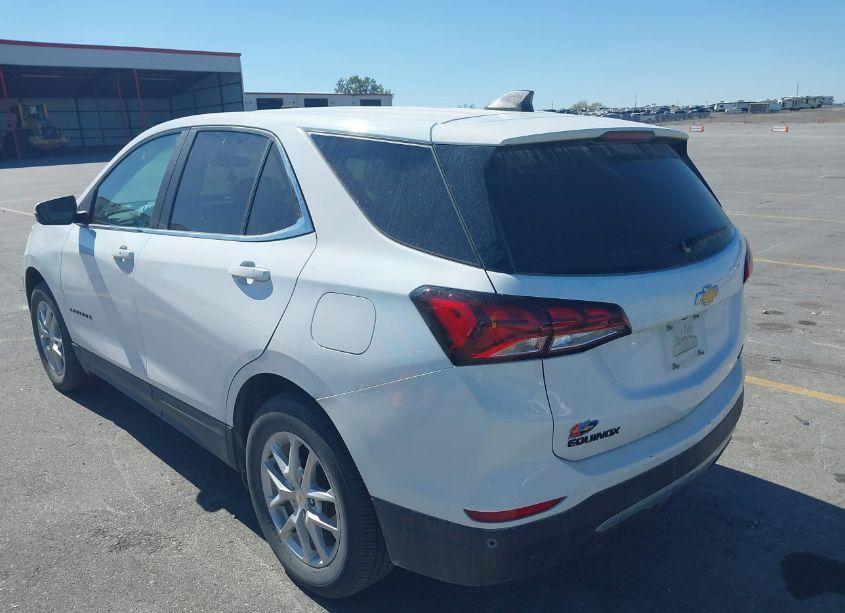 Photo 3 of 2022 Chevrolet Equinox AWD LT (VIN 3GNAXUEV3NL292966)