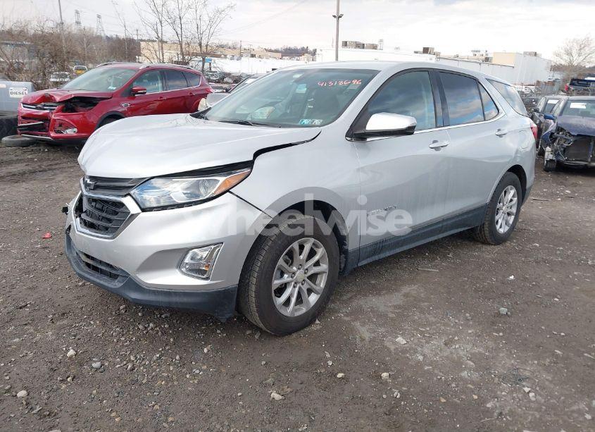 Photo 2 of 2019 Chevrolet Equinox LT (VIN 3GNAXUEV4KL168233)